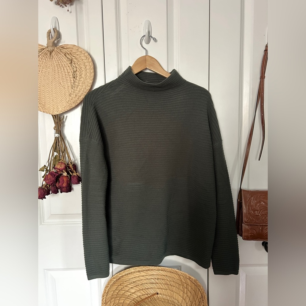 Green Waffle Sweater (fits like a S-M)